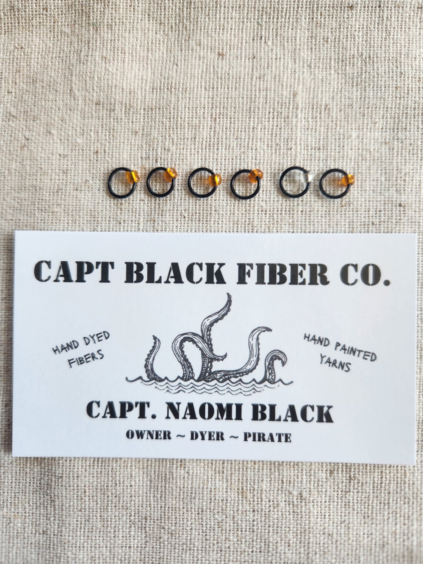 Black/Orange Stitch markers - small, set of 6
